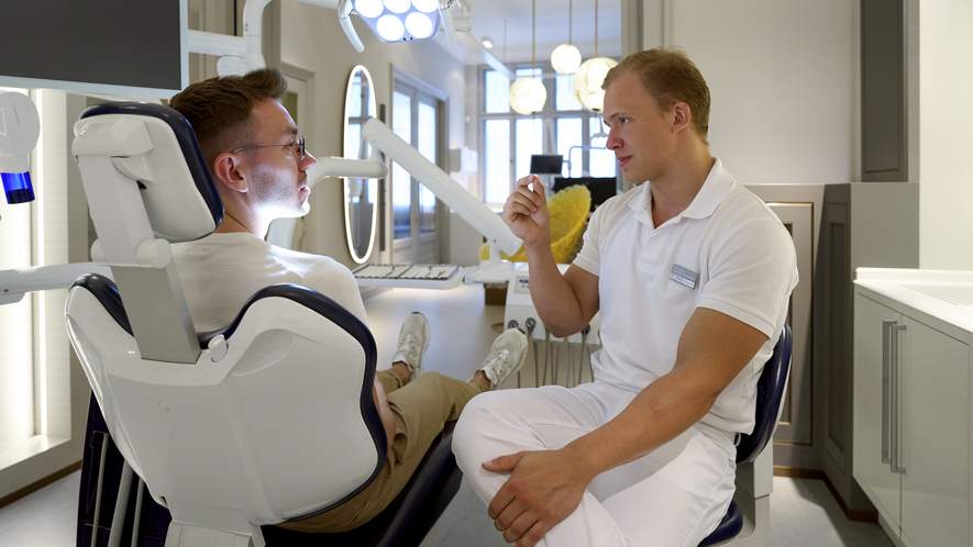 Zahnsanierung für Vielbeschäftigte – Komplettsanierung innerhalb von 72 Stunden