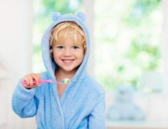 Jedes fünfte Kind putzt sich nur unregelmäßig die Zähne